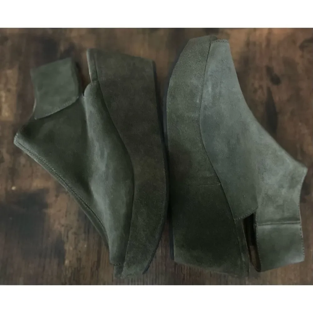 Chocolat Blu Suede Cutout Wedge Sandals  in Olive Size 8.5 NWOB